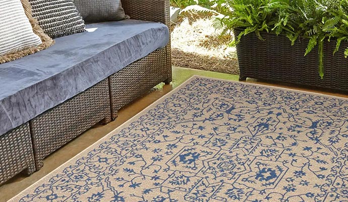 Clean outdoor rug